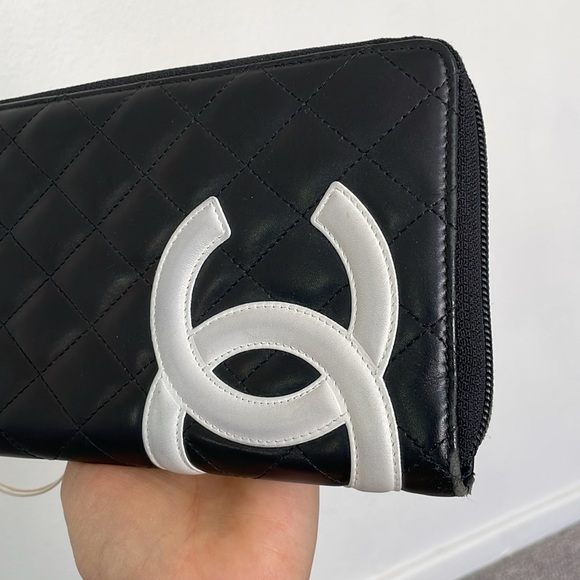 Chanel Cambon Zippy Wallet - Picture 4 of 17